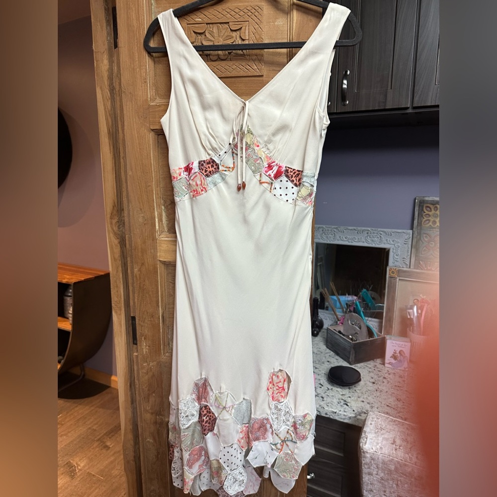 Sue Wong Cream Asymmetrical Dress with Pink & Gold Patchwork - Picture 4 of 16